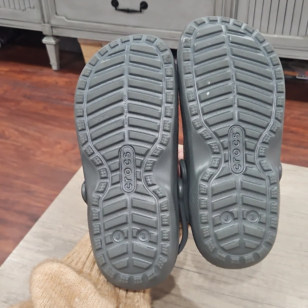 CROCS Kids Cozy Grey Faux-Fur Shoes size J3